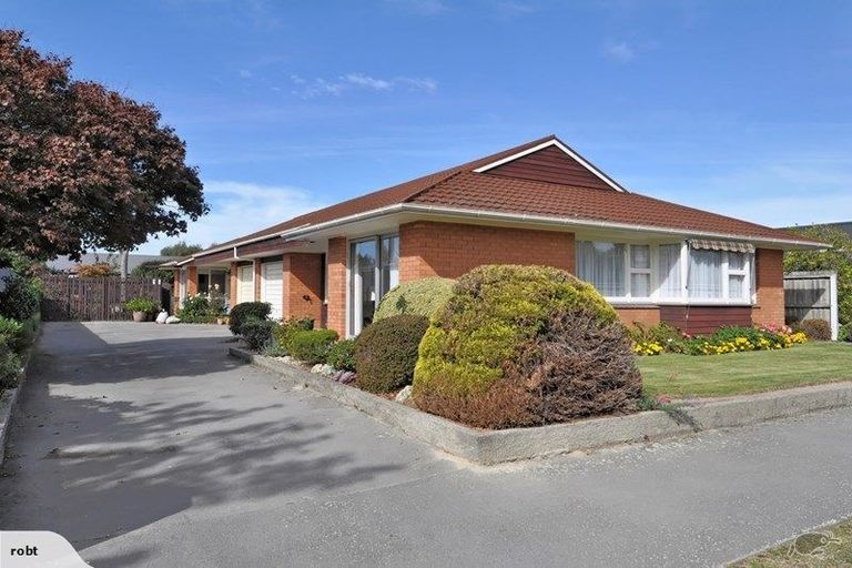 Photo of property in 7 Camberwell Place, Avonhead, Christchurch, 8042