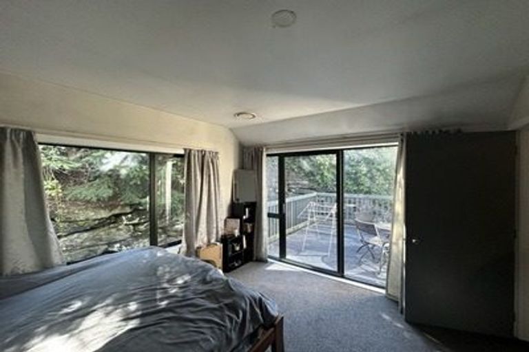 Photo of property in 10b Cameron Place, Fernhill, Queenstown, 9300