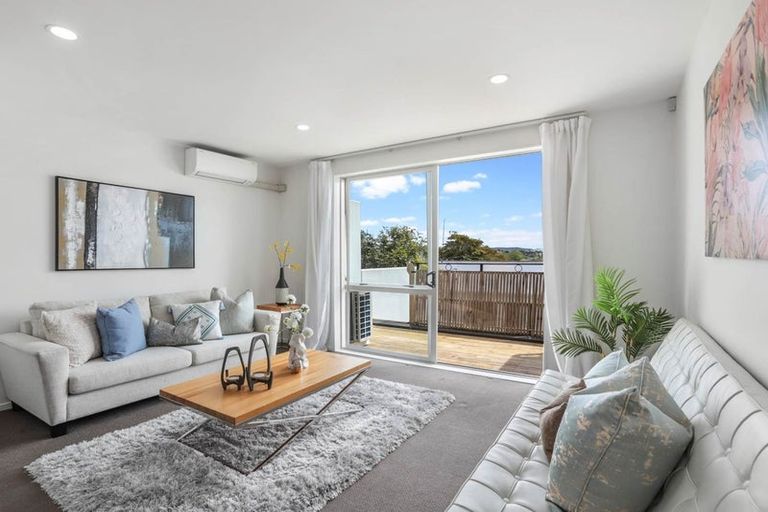 Photo of property in 8/6 Islington Avenue, New Lynn, Auckland, 0600