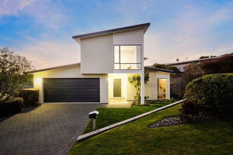 Photo of property in 6 Sumner Terrace, Aotea, Porirua, 5024
