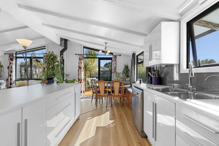 Photo of property in 5 Camellia Avenue, Bell Block, New Plymouth, 4312