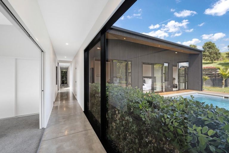 Photo of property in 27 Brownhill Road, Whitford, Manurewa, 2576