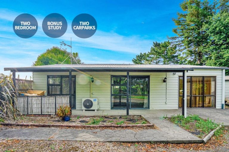 Photo of property in 4 Country Club Lane, Waiuku, 2123