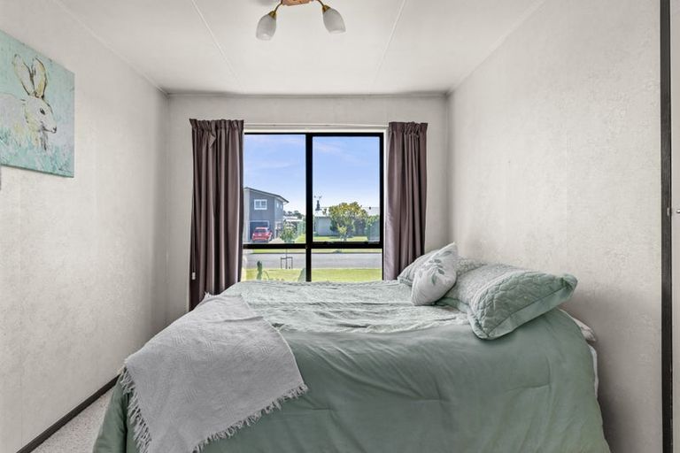 Photo of property in 27 Donegal Crescent, Tamatea, Napier, 4112
