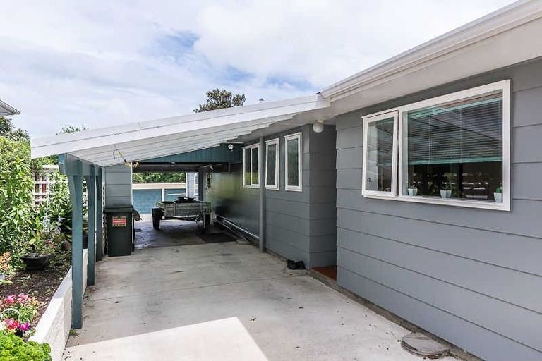 Photo of property in 16 Martin Road, Paraparaumu Beach, Paraparaumu, 5032
