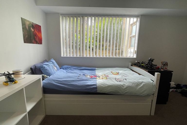 Photo of property in 17 Meteor Place, Schnapper Rock, Auckland, 0632