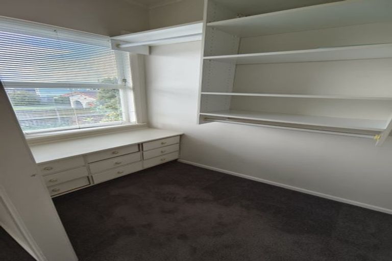 Photo of property in 1/3 Sunset Road, Totara Vale, Auckland, 0632