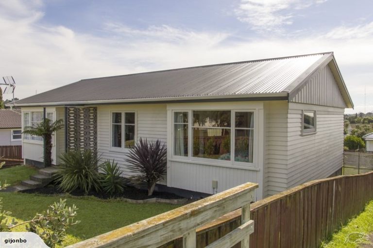 Photo of property in 82 Harrington Road, Henderson, Auckland, 0610