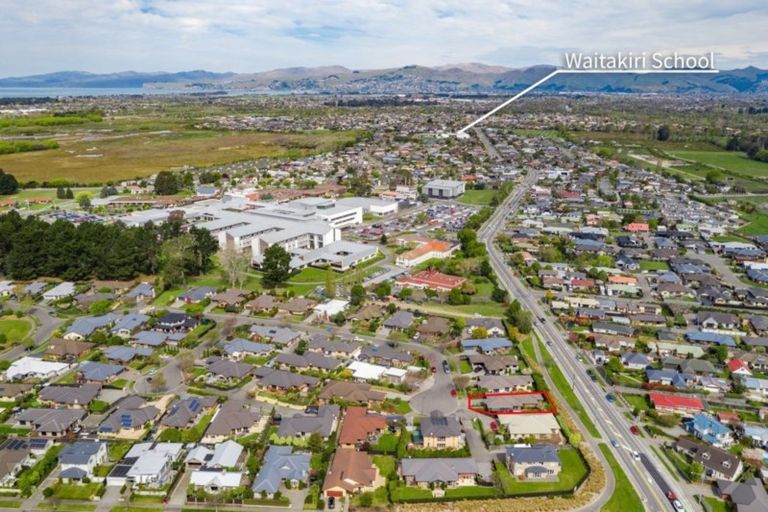 Photo of property in 31a Mataroa Place, Parklands, Christchurch, 8083