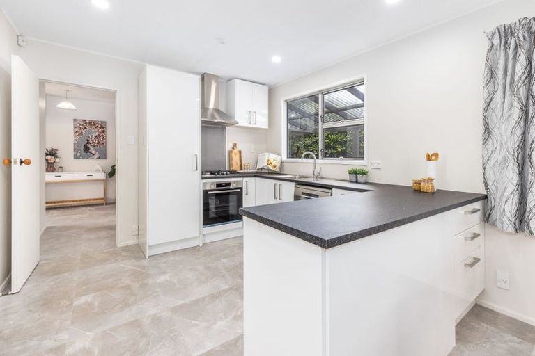 Photo of property in 12 Hollis Road, Paraparaumu Beach, Paraparaumu, 5032