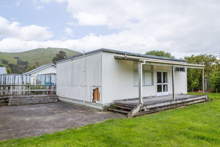 Photo of property in 2936 White Rock Road, Tuturumuri, Martinborough, 5782