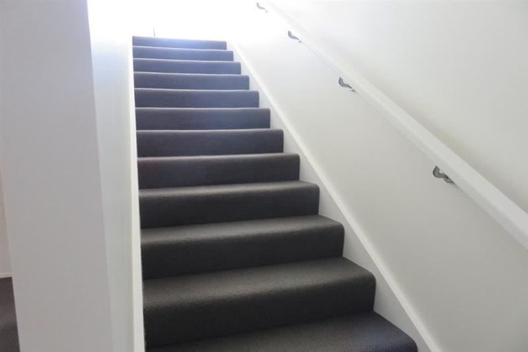 Photo of property in 8b Neeve Place, Taradale, Napier, 4112