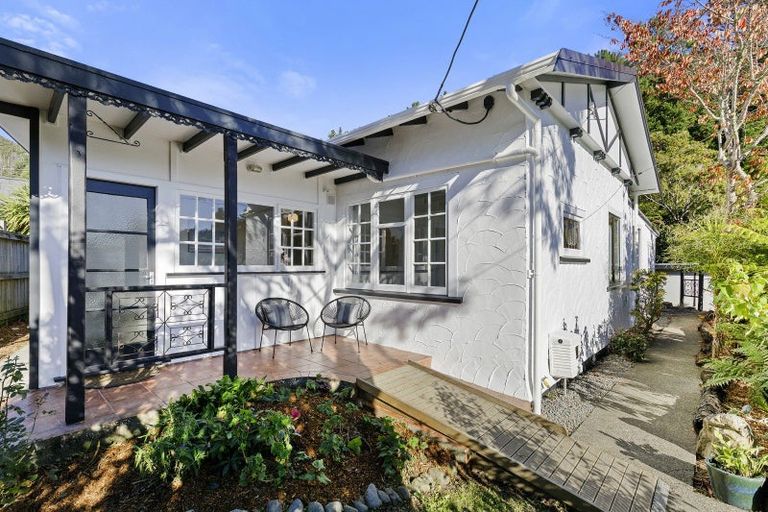 Photo of property in 48 Kamahi Street, Stokes Valley, Lower Hutt, 5019