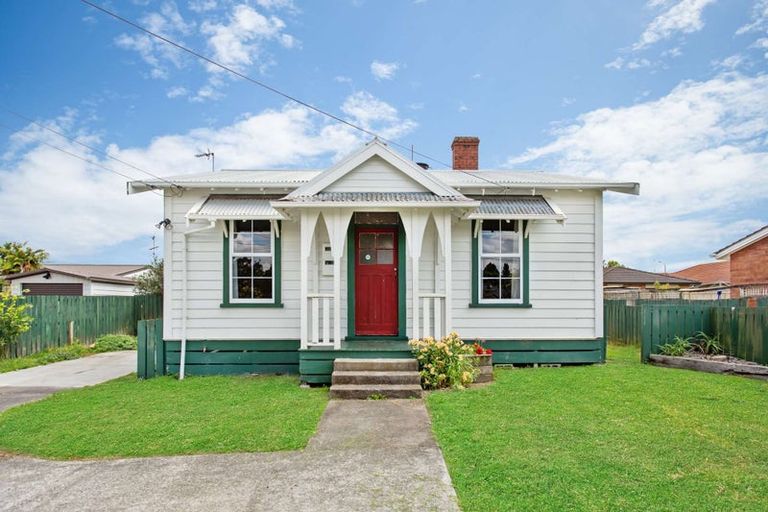 Photo of property in 1/62 Old Wairoa Road, Papakura, 2110