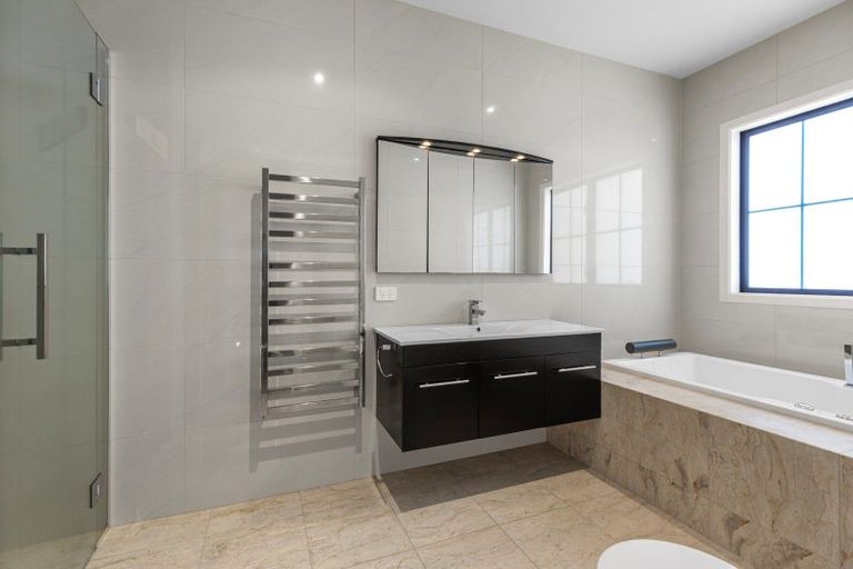 Photo of property in 166 Oriental Parade, Papamoa Beach, Papamoa, 3118