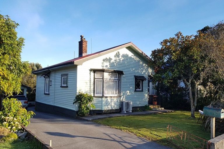 Photo of property in 215 Sewell Street, Hokitika, 7810