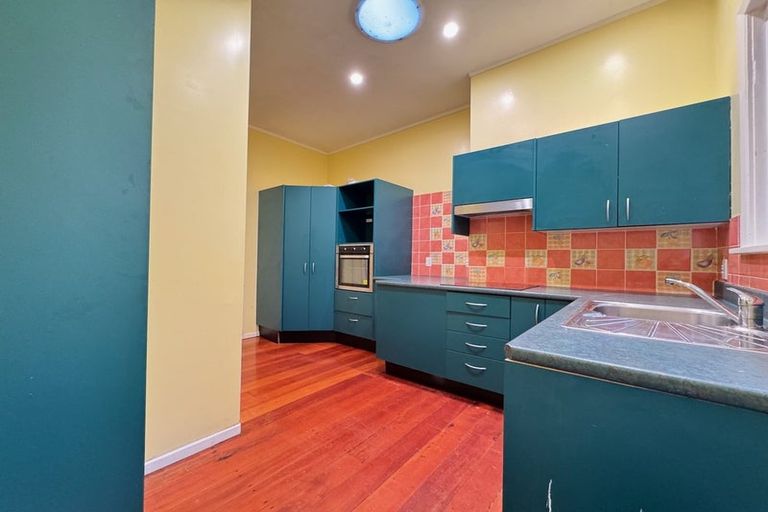 Photo of property in 2/51 Barnard Street, Wadestown, Wellington, 6012