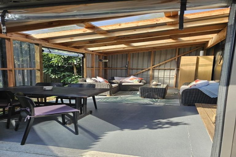 Photo of property in 52a Ferry Parade, Herald Island, Auckland, 0618