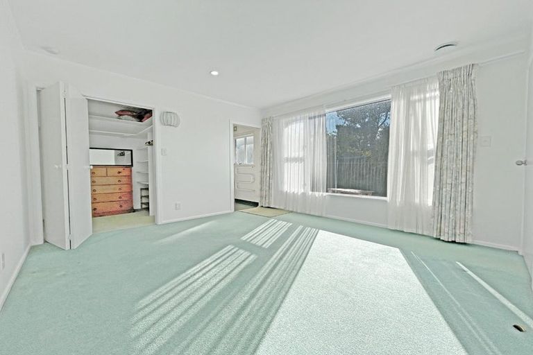 Photo of property in 27 Silverbirch Grove, Churton Park, Wellington, 6037