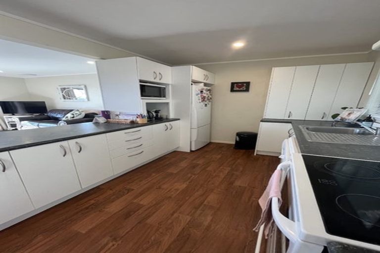 Photo of property in 18b Parkinson Close, Whitby, Porirua, 5024