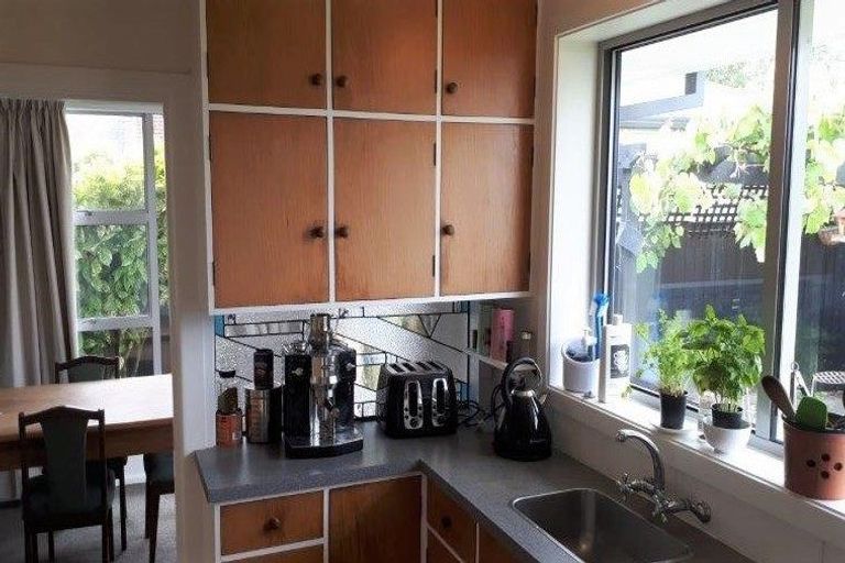 Photo of property in 8 Woodbank Street, Somerfield, Christchurch, 8024