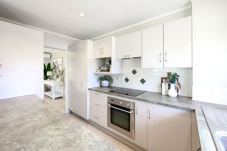 Photo of property in 104 Hinewa Road, Otumoetai, Tauranga, 3110