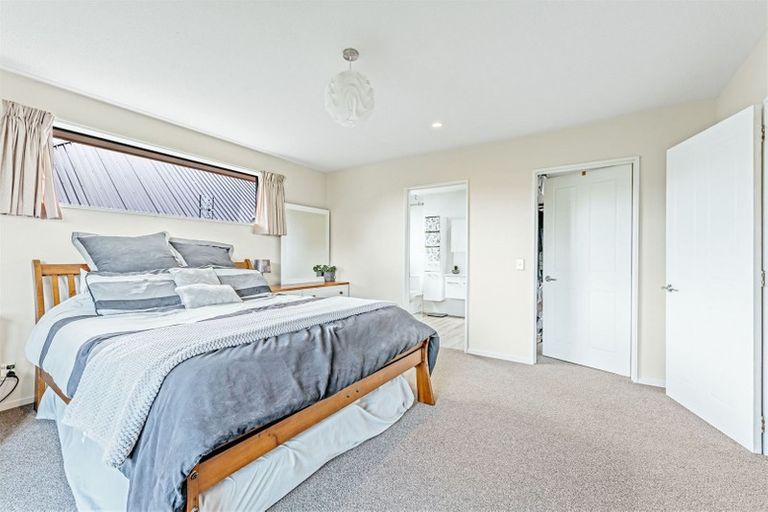 Photo of property in 3 Brockhall Lane, Avonhead, Christchurch, 8042