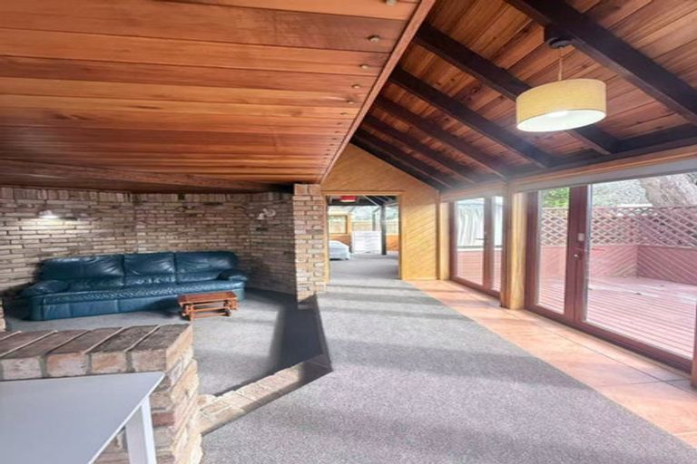 Photo of property in 7b The Esplanade, Eastern Beach, Auckland, 2012