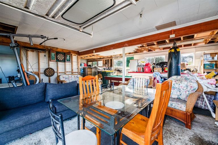 Photo of property in 14 Donovan Avenue, Massey, Auckland, 0614