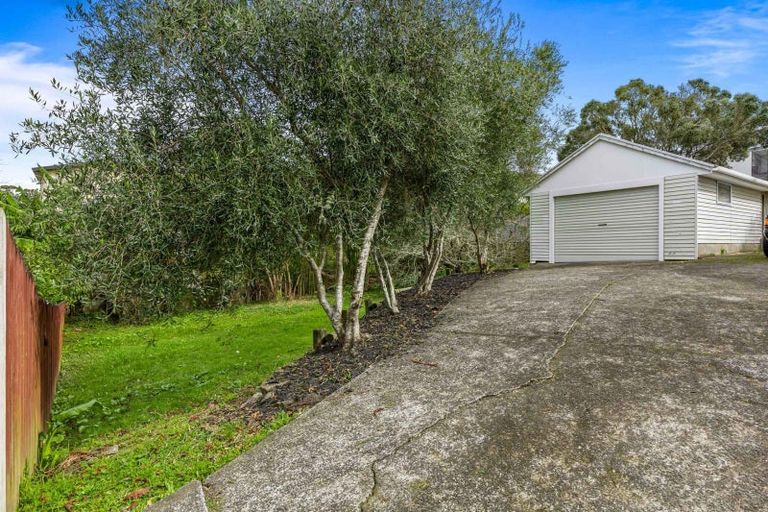Photo of property in 6 Palmer Avenue, Glen Eden, Auckland, 0602