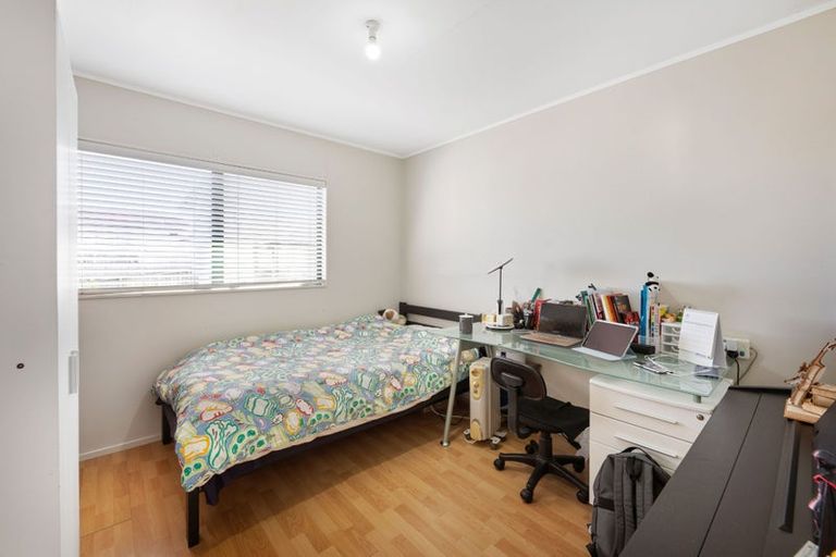 Photo of property in 70 Priestley Drive, Bucklands Beach, Auckland, 2014
