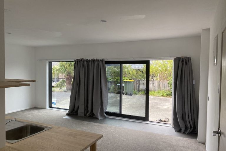 Photo of property in 2/3 Charmaine Road, Torbay, Auckland, 0630