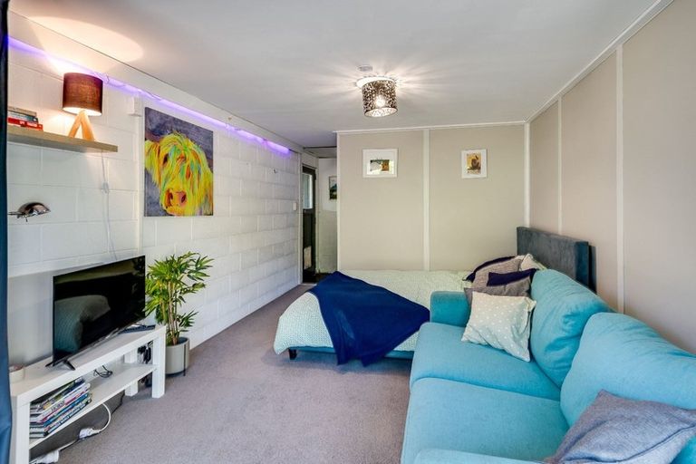 Photo of property in 25 Tauroa Road, Havelock North, 4130