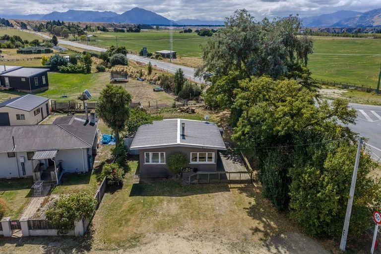 Photo of property in 1 Reid Avenue, Luggate, Cromwell, 9383