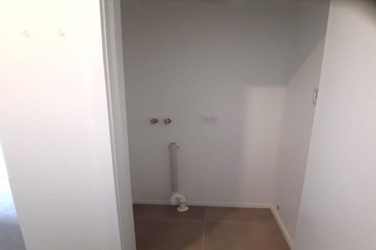 Photo of property in 106/28b Eileen Newey Place, Henderson, Auckland, 0612