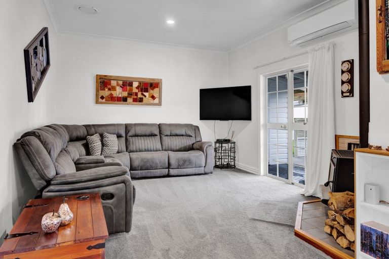 Photo of property in 1288 Normanby Road, Manaia, Hawera, 4678