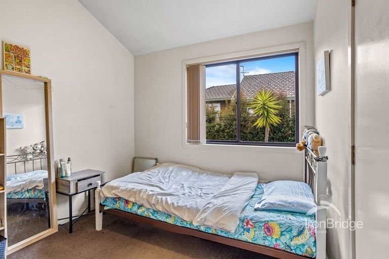 Photo of property in 2/45 Merriefield Avenue, Forrest Hill, Auckland, 0620