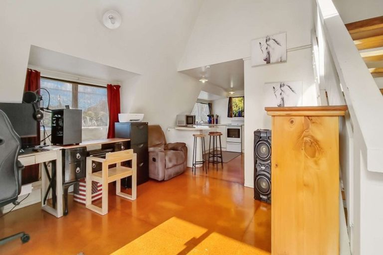 Photo of property in 28 Neil Road, Fairy Springs, Rotorua, 3015