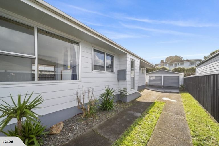 Photo of property in 10 Naumai Place, Spotswood, New Plymouth, 4310