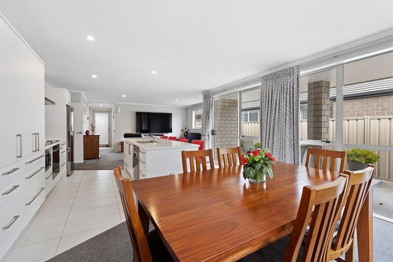 Photo of property in 16 Seashell Drive, Papamoa Beach, Papamoa, 3118