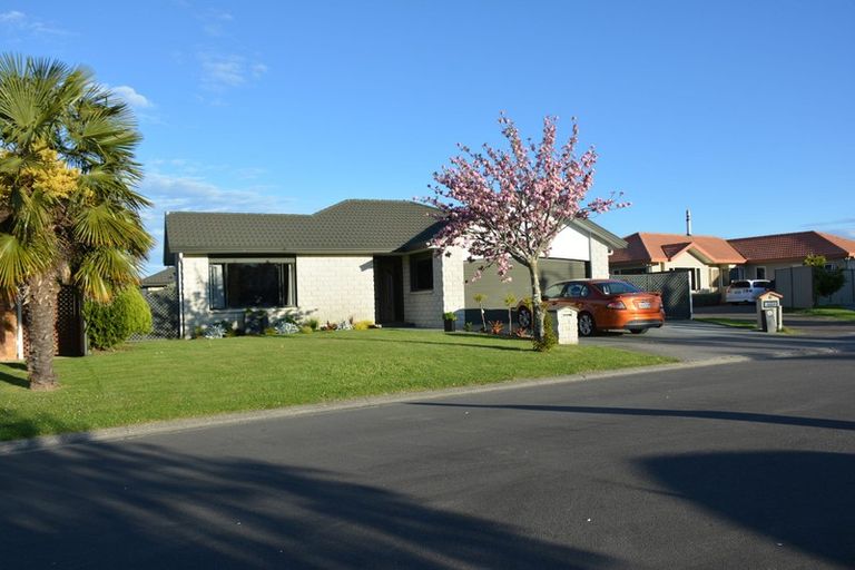 Photo of property in 11 Flemington Place, Taradale, Napier, 4112
