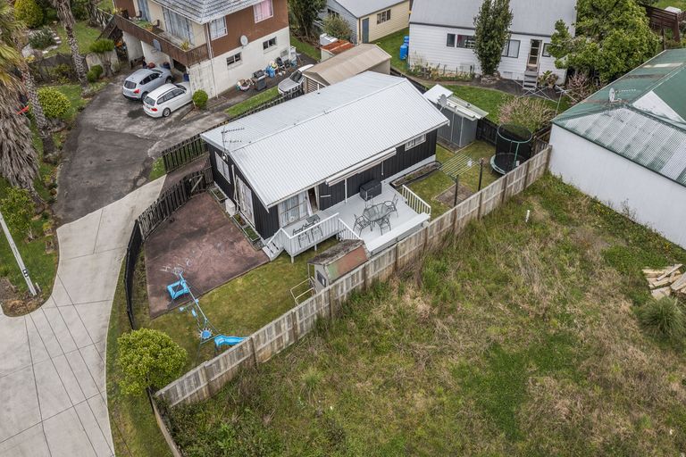 Photo of property in 67b Manuroa Road, Takanini, 2112