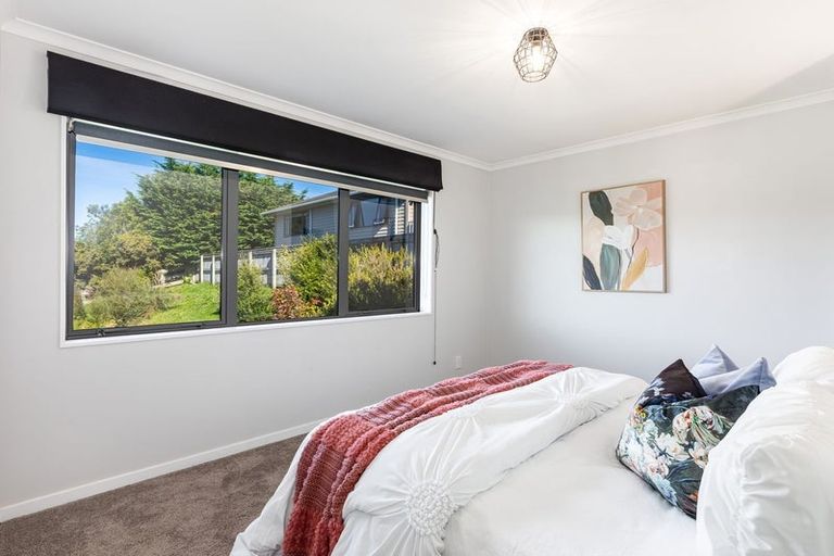 Photo of property in 21 Mcewen Crescent, Riverstone Terraces, Upper Hutt, 5018
