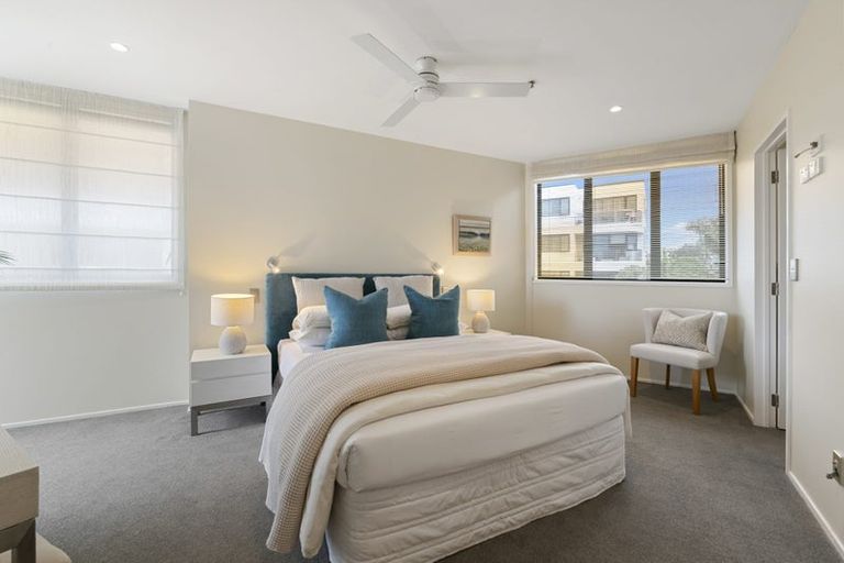 Photo of property in 4/5d The Promenade, Takapuna, Auckland, 0622