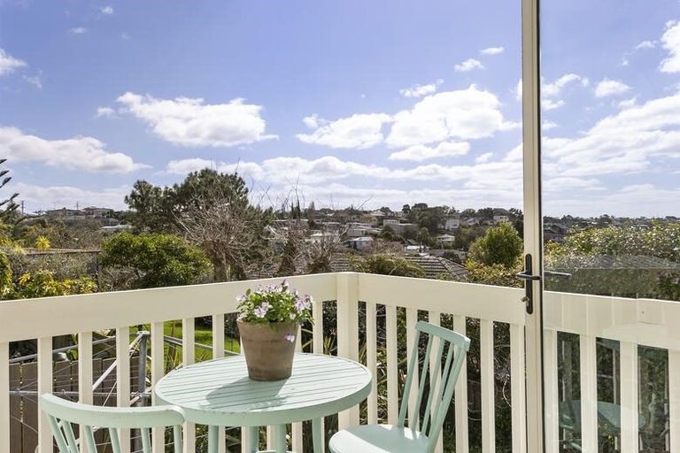 Photo of property in 12 Ross Avenue, Glenfield, Auckland, 0629