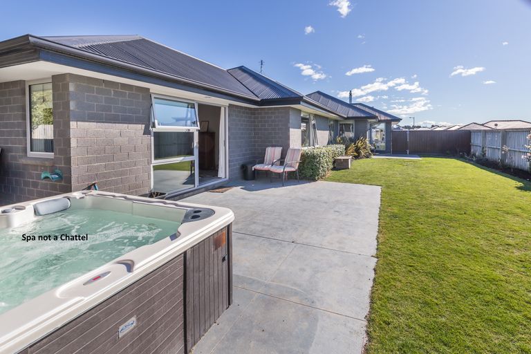 Photo of property in 26 Henley Close, Rolleston, 7614