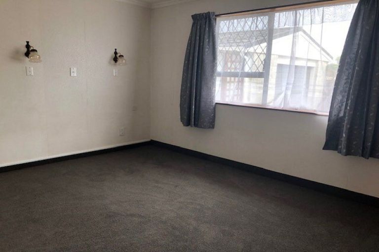 Photo of property in 33 Lupin Road, Otaki, 5512