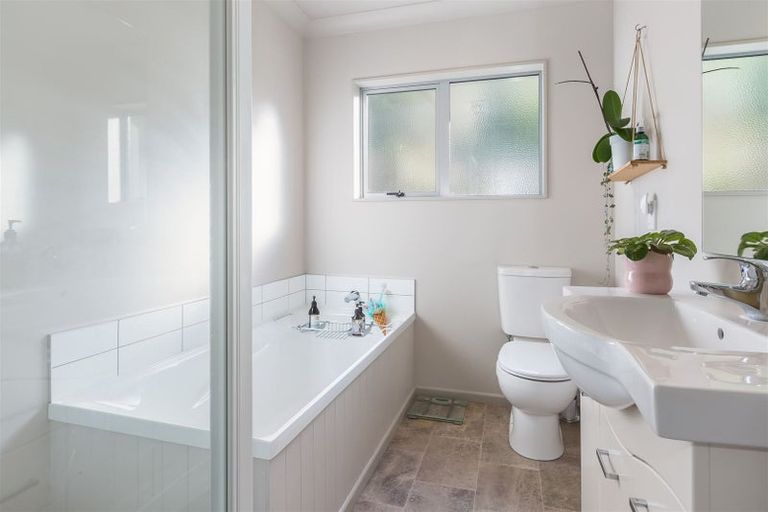 Photo of property in 14 Moonraker Place, Whitby, Porirua, 5024