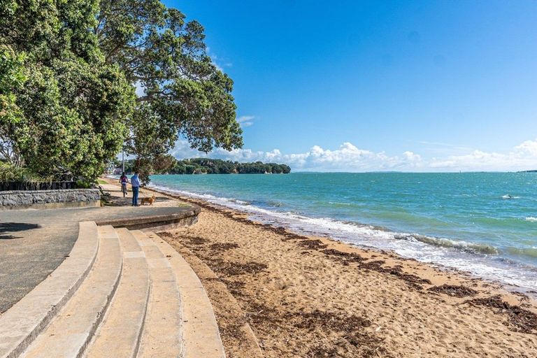 Photo of property in 2/103 Vauxhall Road, Narrow Neck, Auckland, 0624