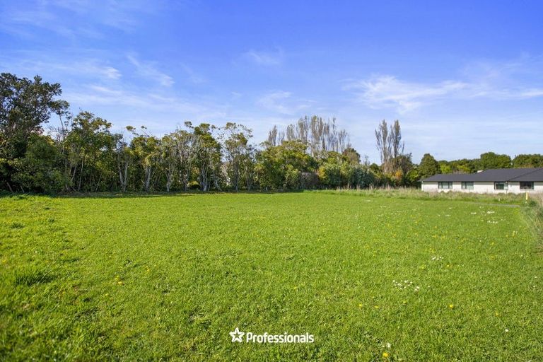 Photo of property in 13 Te Awahohonu Lane, Otaki, 5512